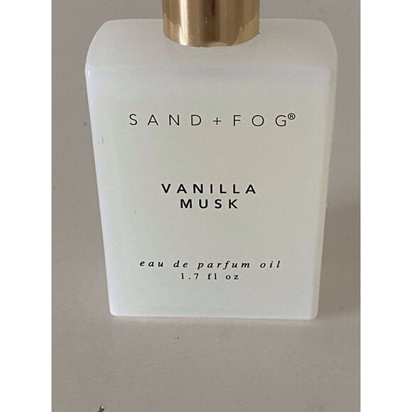 Sand And Fog Vanilla Musk Parfum Rollerball 17.Fl Oz 50 ml NEW - Picture 2 of 8